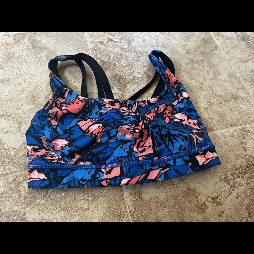 Lululemon sports bra